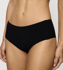 TRIUMPH<BR>
Smart Invisible Maxi Brief<BR>
Black, Skin, Mauve<BR>