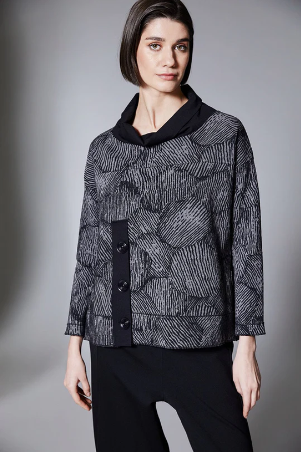 PERUZZI<BR>
Jacquard Button Knit<BR>