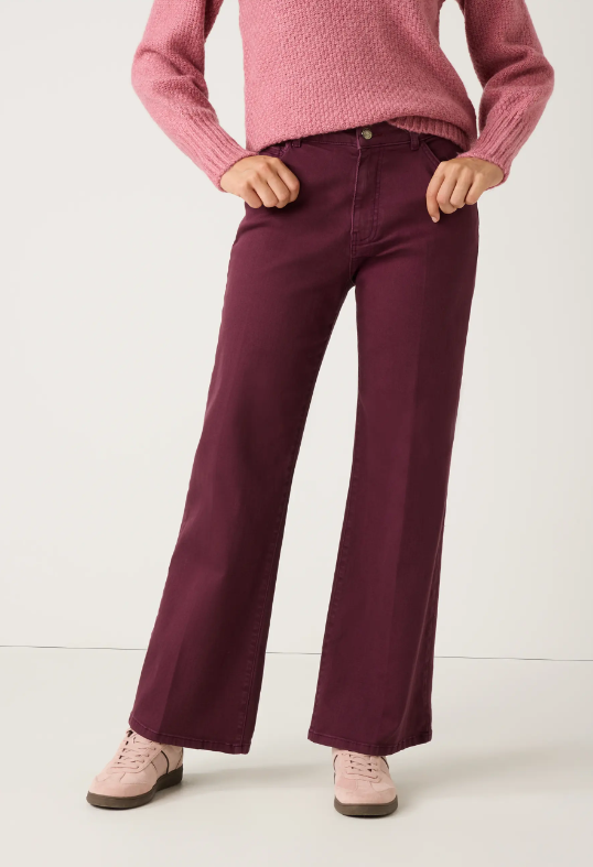 MORE AND MORE<BR>
Five Pocket Denim Jeans<BR>
Burgundy<BR>