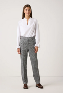 MORE AND MORE<BR>
Cotton Blouse<BR>
White<BR>