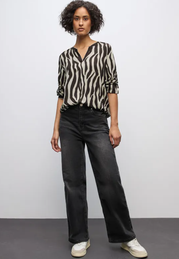 STREET ONE<BR>
Tunic Blouse<BR>
Black/Cream<BR>