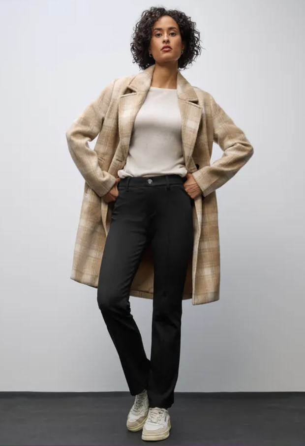 STREET ONE<BR>
Twill Bootcut Trousers<BR>
Black<BR>