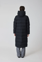 Load image into Gallery viewer, TANTA RAINWEAR&lt;BR&gt;
Snestorm Outer Jacket&lt;BR&gt;
Navy&lt;BR&gt;
