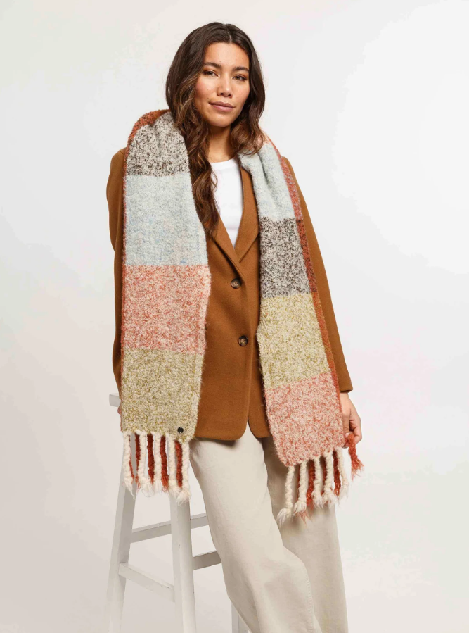 FRAAS<BR>
Sustainability Edition - Checked Scarf with Fringes<BR>
419, 753<BR>