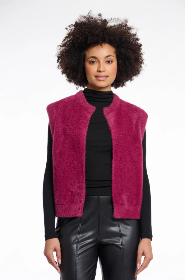 RINO AND PELLE<BR>
Elona Knit WaistCoat<BR>
Plum<BR>