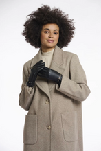 Load image into Gallery viewer, RINO AND PELLE&lt;BR&gt;
Giske Leather Gloves&lt;BR&gt;
Black, Brown&lt;BR&gt;
