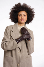 Load image into Gallery viewer, RINO AND PELLE&lt;BR&gt;
Havila Gloves&lt;BR&gt;
Black, and Choco&lt;BR&gt;
