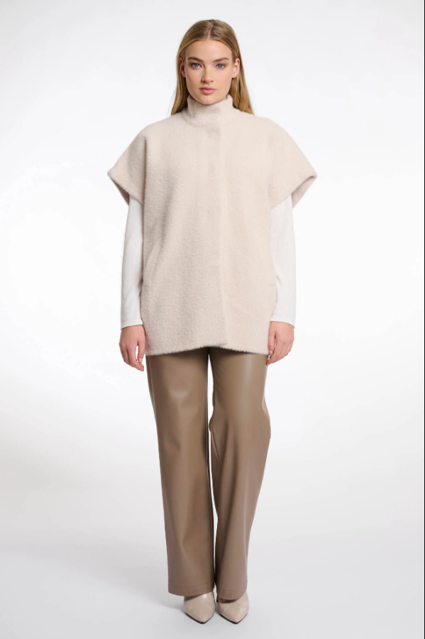 RINO AND PELLE<BR>
Helen Cape<BR>
Pale<BR>