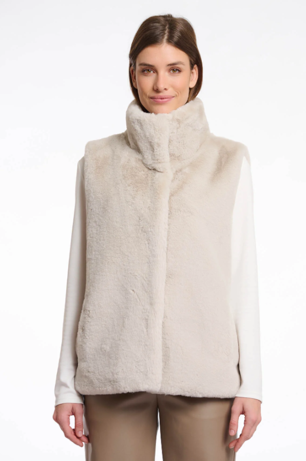 RINO AND PELLE<BR>
Lison Fur Gillet<BR>
Birch<BR>