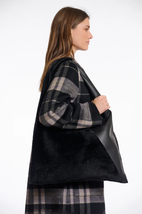 RINO AND PELLE<BR>
Soraya Faux Fur Bag<BR>
Black<BR>