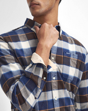 Load image into Gallery viewer, BARBOUR<BR>
Valley Tailored Long Sleeve Shirt<BR>
Ecru<BR>
