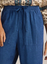 Load image into Gallery viewer, WHITE STUFF<BR>
Elle Linen Blend Trousers<BR>
Blue<BR>
