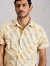 Load image into Gallery viewer, WHITE STUFF<BR>
Finsbury Short Sleeve Patch Shirt<BR>
Yellow<BR>
