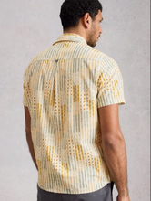 Load image into Gallery viewer, WHITE STUFF<BR>
Finsbury Short Sleeve Patch Shirt<BR>
Yellow<BR>
