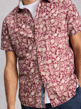 Load image into Gallery viewer, WHITE STUFF<BR>
Finsbury Short Sleeve Shirt<BR>
Red<BR>
