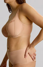 Load image into Gallery viewer, SCULPTRESS <BR>
Amara Underwired Bra<BR>
Honey<BR>

