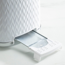Load image into Gallery viewer, DAEWOO<BR>
Argyle 2 Slice Toaster<BR>
White<BR>
