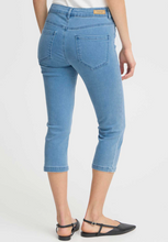 Load image into Gallery viewer, FRANSA<BR>
Luxe Elli Crop Jeans<BR>
Blue<BR>
