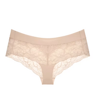 Load image into Gallery viewer, TRIUMPH<BR>
Makeup Illusion Lace Shorty<BR>
Ivory &amp; Purple &amp; Ecru<BR>
