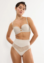 Load image into Gallery viewer, TRIUMPH<BR>
Comfort Contour WDP Bra<BR>
Skin<BR>
