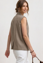 Load image into Gallery viewer, STREET ONE<BR>
Waistcoat<BR>
Dark Beige<BR>
