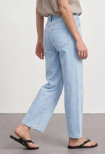Load image into Gallery viewer, STREET ONE<BR>
Wide Leg Crop Jeans<BR>
Blue<BR>
