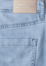 Load image into Gallery viewer, STREET ONE<BR>
Wide Leg Crop Jeans<BR>
Blue<BR>
