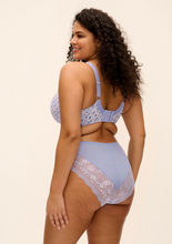 Load image into Gallery viewer, ELOMI<BR>
Morgan Stretched Bra<BR>
Ebony Black, Toasted Almond, Blue Leopard<BR>

