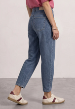 Load image into Gallery viewer, STREET ONE<BR>
Karlie Barrel Jeans<BR>
Denim<BR>
