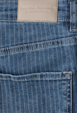 Load image into Gallery viewer, STREET ONE<BR>
Karlie Barrel Jeans<BR>
Denim<BR>
