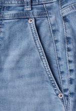 Load image into Gallery viewer, STREET ONE<BR>
High Waist Barrel Jeans in a  Loose Fit<BR>
Blue<BR>
