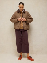 Load image into Gallery viewer, WHITE STUFF<BR>
Tia Wide Leg Crop Jeans<BR>
Brown<BR>
