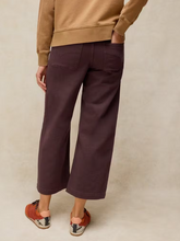 Load image into Gallery viewer, WHITE STUFF<BR>
Tia Wide Leg Crop Jeans<BR>
Brown<BR>
