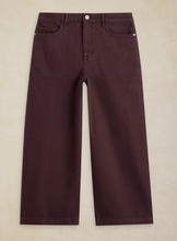 Load image into Gallery viewer, WHITE STUFF<BR>
Tia Wide Leg Crop Jeans<BR>
Brown<BR>
