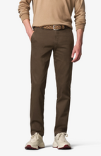 Load image into Gallery viewer, MEYER<BR>
Oslo New York Fine Texture Trousers<BR>
Brown, Burgundy<BR>
