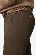 Load image into Gallery viewer, MEYER<BR>
Oslo New York Fine Texture Trousers<BR>
Brown, Burgundy<BR>
