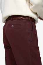 Load image into Gallery viewer, MEYER<BR>
Oslo New York Fine Texture Trousers<BR>
Brown, Burgundy<BR>
