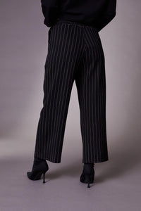 PERUZZI <BR>
Cropped Stripe Jersey Trousers <BR>
Black <BR>