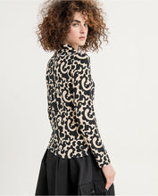 Load image into Gallery viewer, SURKANA &lt;BR&gt;
Stretch and printed fitted elastic shirt  &lt;BR&gt;
Black &amp; Cream &lt;BR&gt;
