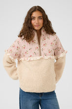 Load image into Gallery viewer, CULTURE <BR>
CUaiko Fleece jacket <BR>
Cream <BR>
