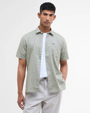 Load image into Gallery viewer, BARBOUR <BR>
Nelson Regular Short-Sleeved Shirt <BR>
Lead colour
