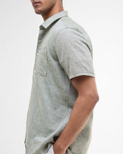 Load image into Gallery viewer, BARBOUR <BR>
Nelson Regular Short-Sleeved Shirt <BR>
Lead colour
