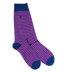 SWOLE PANDA <br>
Mens bamboo sock<br>
Pink & navy stirpe <br>
UK 7-11<br>