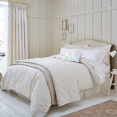 SANDERSON <BR>
Pyramus Jacquard Bedspread <BR>
Natural <BR>