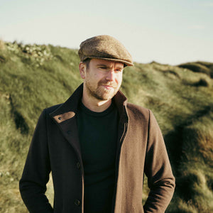 JOHN HANLY <BR>
Irish Tweed Cap <BR>
Beige Dark Brown Herringbone <BR>