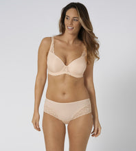 Load image into Gallery viewer, TRIUMPH AMOURETTE SPOTLIGHT WHP - WIRED PADDED BRA
