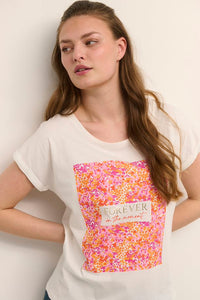 CREAM <BR>
T Shirt <BR>
Berry Flower <BR>