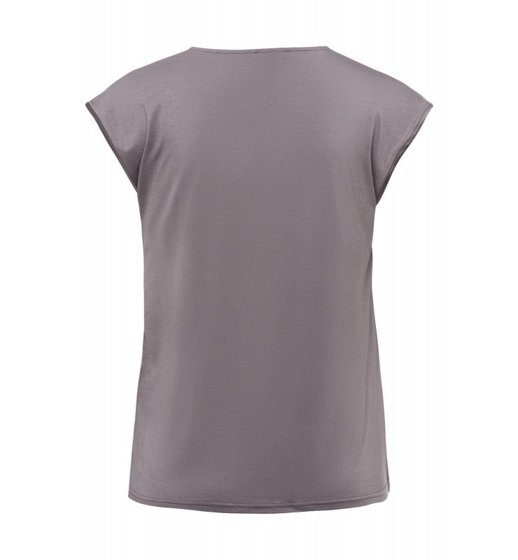 MORE & MORE <BR>
Flower Shirt <BR>
Grey <BR>