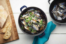 Load image into Gallery viewer, KITCHEN CRAFT ENAMEL MUSSEL BOWL &amp; LID
