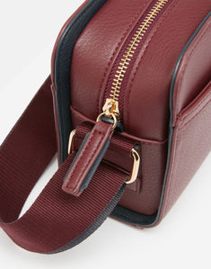JOULES <BR>
Vegan Cross Body Camera Bag <BR>
Oxblood <BR>